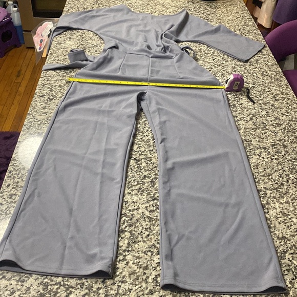 Elegant Gray Women's Jumpsuit - Picture 6 of 9